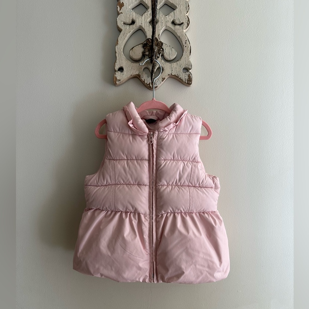 Baby Gap light pink puffer vest jacket size 4T